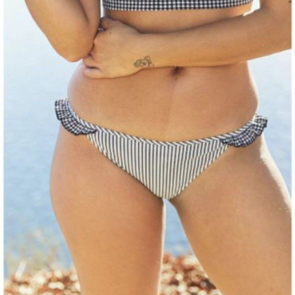 [Aerie] NWT Black White Seersucker Gingham Ruffle Bikini Bottom